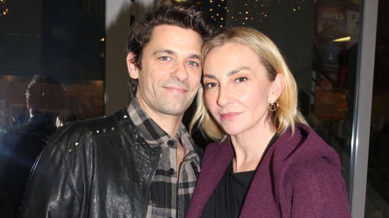 Ρέβη - Τότσικας: Οι καλλιτεχνικές φωτογραφίες των παιδιών τους μέσα στο εντυπωσιακό σπίτι τους [Εικόνες]