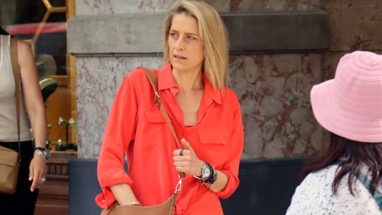 Τατιάνα Μπλάτνικ: Πήγε στη λαϊκή και δείχνει τι αγόρασε - Χαιρετούσε τους παραγωγούς μιλώντας ελληνικά