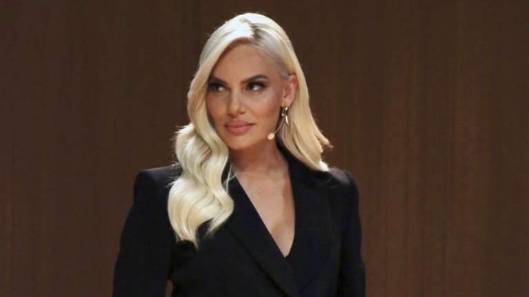 Η Ιωάννα Μαλέσκου βάζει τέλος στις φήμες χωρισμού με μία φωτό - Τι ανέβασε η παρουσιάστρια