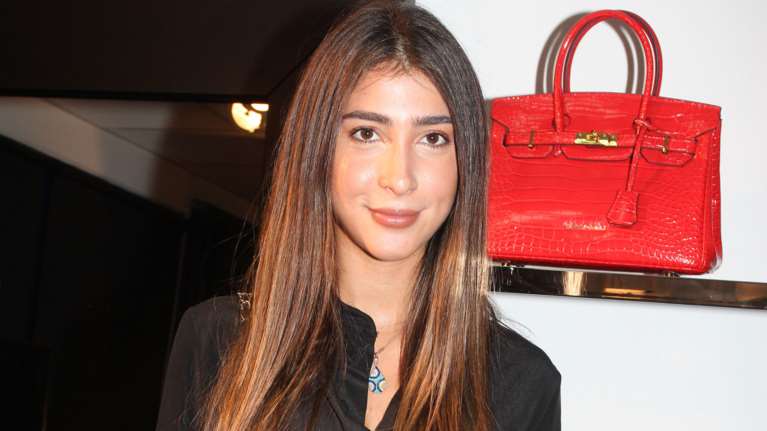 Χριστιάνα Μπέτα: Η κόρη της Νατάσας Θεοδωρίδου με άψογο στιλ σε απογευματινή έξοδο