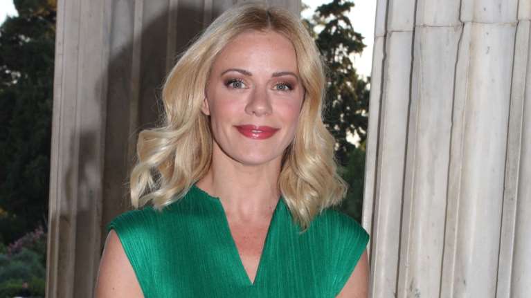 Εξαλλη η Μακρυπούλια με αεροπορική εταιρεία - &quot;Κανονικά τώρα έπρεπε να είμαι στη Σάμο&quot; [βίντεο]