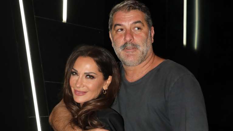 Βασίλης Μπισμπίκης: Εύχεται στη Δέσποινα Βανδή για τα γενέθλιά της με μια συγκλονιστική φωτογραφία τους