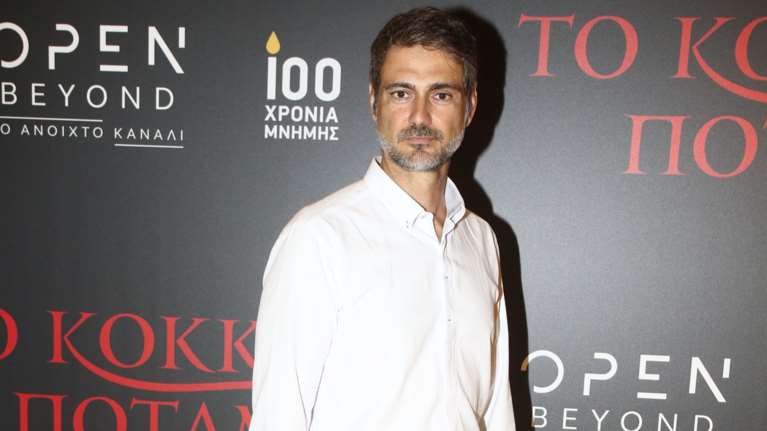 Δημήτρης Τοπαλίδης: Θύμα άγριου ξυλοδαρμού ο ηθοποιός από το &quot;Μαύρο Ρόδο&quot; - &quot;Όταν σηκώθηκα, έφτυσα αίμα&quot;