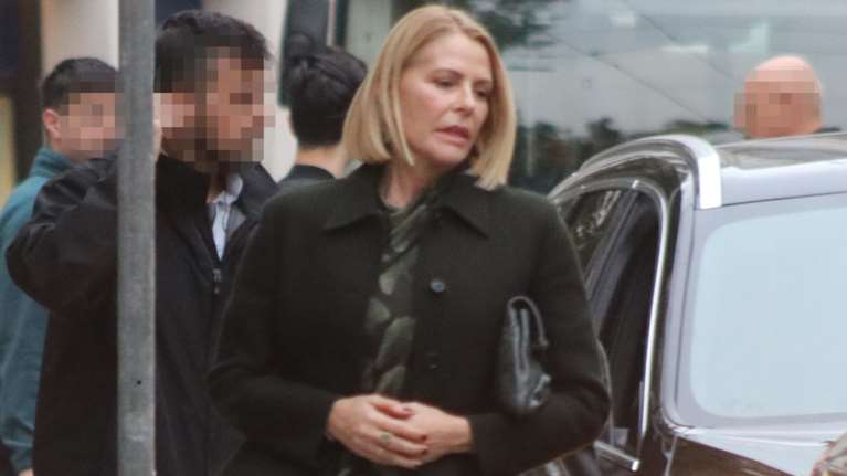 Τζένη Μπαλατσινού: Με τη μητέρα και τις κόρες της στο Παρίσι - Οι φωτογραφίες από το ταξίδι τους