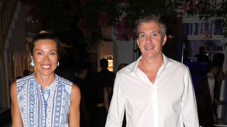 Μαριέττα Χρουσαλά και Λέων Πατίτσας: Σπάνιο κλικ με τα τρία παιδιά τους - Η Μαργκώ έχει φτάσει σε ύψος τους γονείς της