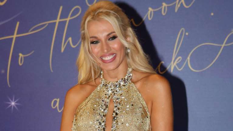 Κωνσταντίνα Σπυροπούλου: Τα πρώτα γενέθλια του γιου της Βλάση και η τετραώροφη τούρτα υπερπαραγωγή