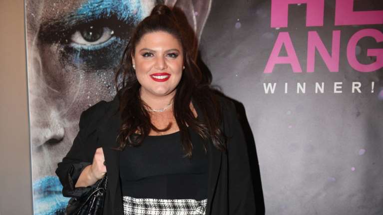 Δανάη Μπάρκα: &quot;Δεν δήλωσα δημοσιογράφος&quot; - Η απάντηση μετά την κατακραυγή για το οδοιπορικό στα Τέμπη [βίντεο]