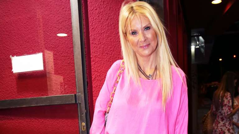 Κατερίνα Γκαγκάκη: Στηρίζει Σκουλό για τη φωτογράφιση με τον άστεγο – &quot;Ο άνθρωπος πήγε να κάνει τη δουλειά του&quot; [βίντεο]