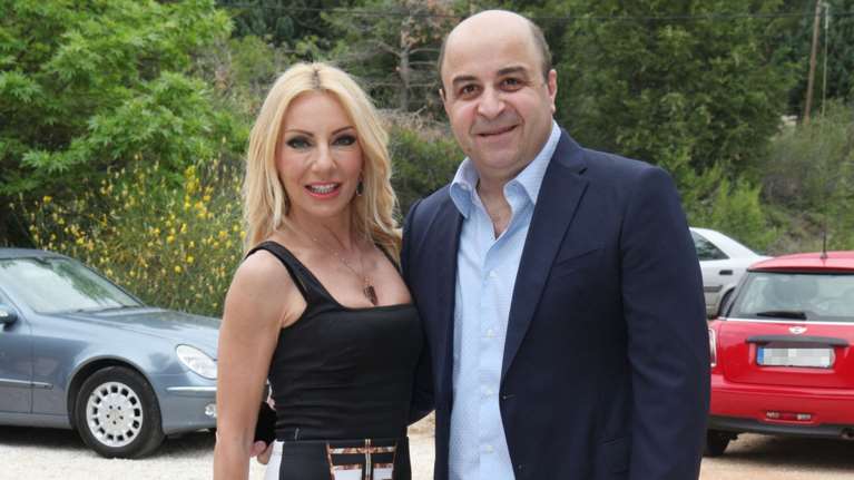 Ελενα Τσαβαλιά - Μάρκος Σεφερλής: Μας ανοίγουν τη μοντέρνα κουζίνα του σπιτιού τους