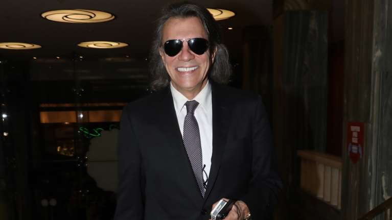 Ο Ηλίας Ψινάκης αποκαλύπτει τι συνέβη με το σκάνδαλο στο κότερο, τον Ρουβά, τον Λαζόπουλο και τα ναρκωτικά