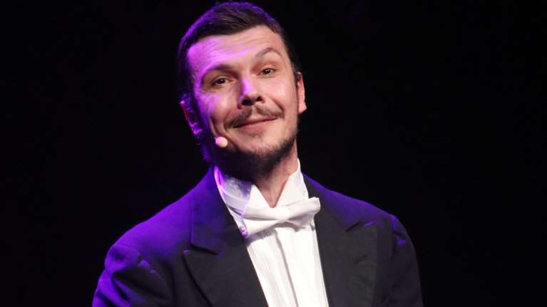 Ιωάννης Παπαζήσης: Εκνευρισμένος στον &quot;αέρα&quot; του Happy Day - &quot;Κάντε λίγη ησυχία να μιλήσουμε&quot; [βίντεο]