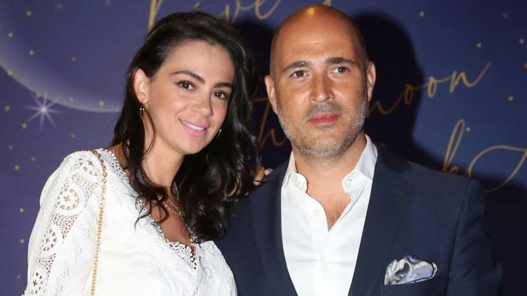 Κωνσταντίνος Μπογδάνος - Έλενα Καρβελά: Στην Εκάλη, σε κλειστό κύκλο η βάφτιση της κόρης τους [Εικόνες]