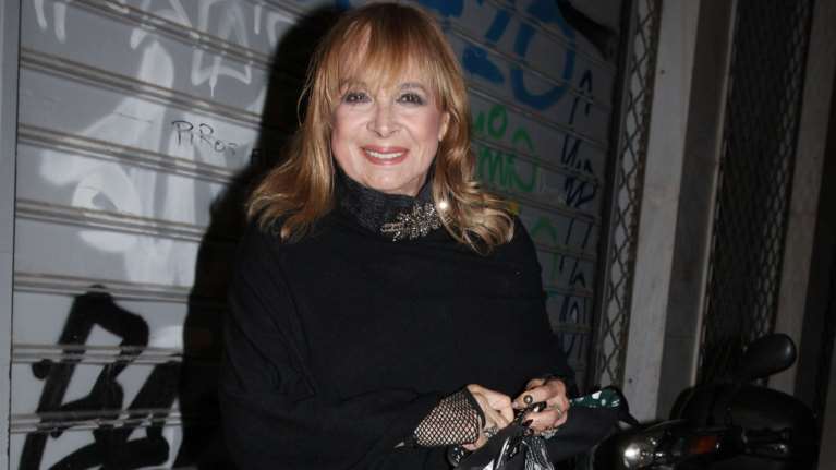 Άννα Φόνσου: Μου έσκισαν το νυφικό για να φτάσουν στην Αλίκη Βουγιουκλάκη [βίντεο]