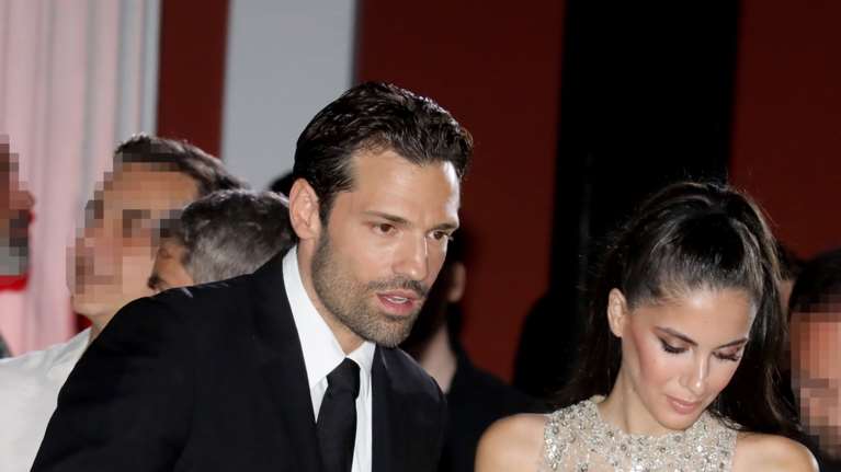 Κωνσταντίνος Αργυρός - Αλεξάνδρα Νίκα: Η μοντέρνα κουζίνα του σπιτιού τους στο Κολωνάκι - Με μαύρα έπιπλα και νησίδα