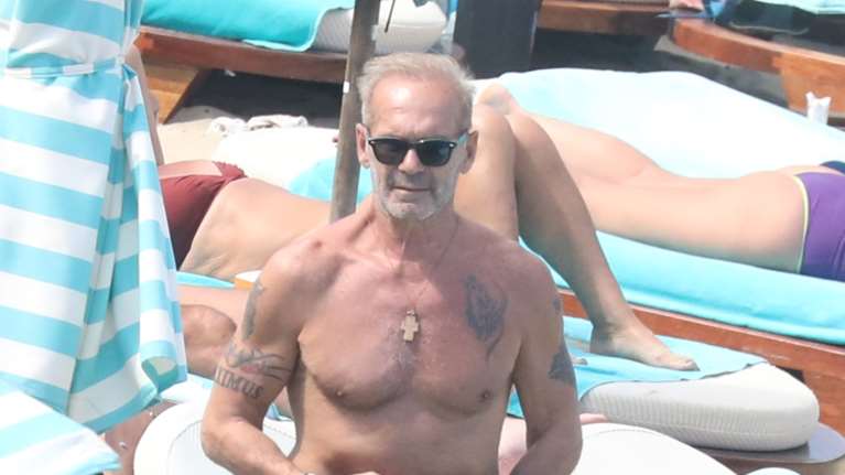 Ξεκίνησαν οι καλοκαιρινές βουτιές για τον Πέτρο Κωστόπουλο