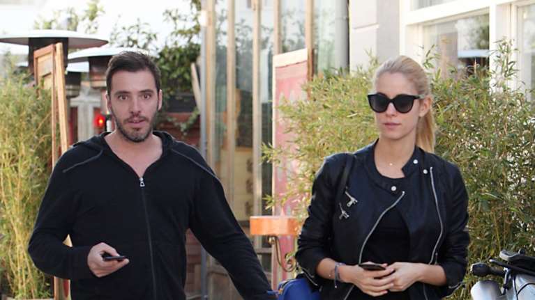 Η Δούκισσα Νομικού στο σχολείο με τα παιδιά της - Ο Σάββας και η Αναστασία με σχολικές στολές