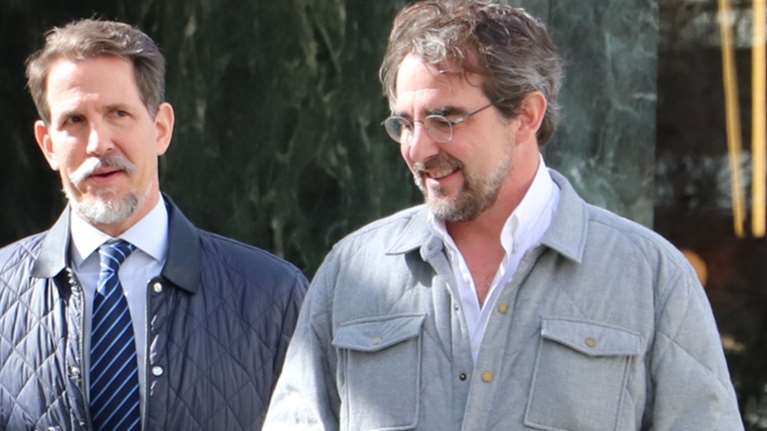 Το παρασκήνιο πίσω από την ιθαγένεια και το επώνυμο της τέως βασιλικής οικογένειας - Γιατί δεν θέλουν το &quot;Γλύξμπουργκ&quot;