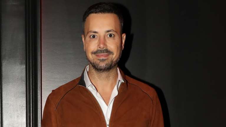 Στο ΑΤ Αμπελοκήπων ο Πέτρος Κουσουλός μετά τη μήνυση που του έκανε η Ειρήνη Μουρτζούκου: &quot;Ήταν δασκαλεμένη&quot; [βίντεο]