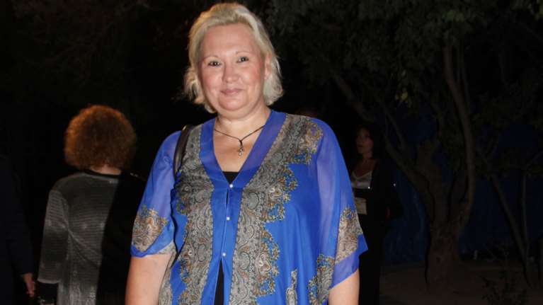 Καίτη Φίνου για την υγεία της μετά από long covid: Σάπισαν τα δόντια, έφυγαν τα νύχια και τα μισά μαλλιά μου [βίντεο]