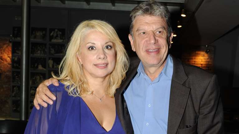 Ρετρό: Γιάννης Βούρος &amp; Αννα Ανδριανού στον γάμο τους, στα &#39;80s - Με κουμπάρους Βαλτινό, Σεγδίτσα, Αντωνόπουλο