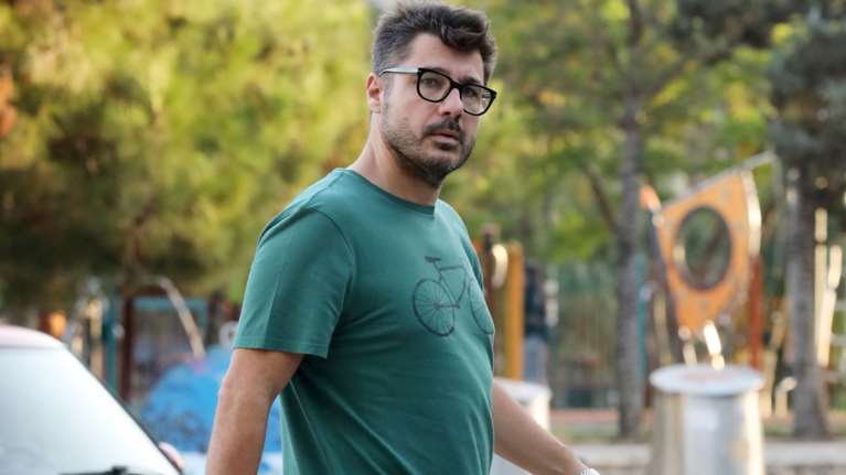 Χείμαρρος ο Λάμπρος Κωνσταντάρας: Δεν θα δούλευα με τη Μενεγάκη, δεν θα ήθελα να πάθω ό,τι ο Ουγγαρέζος [βίντεο]