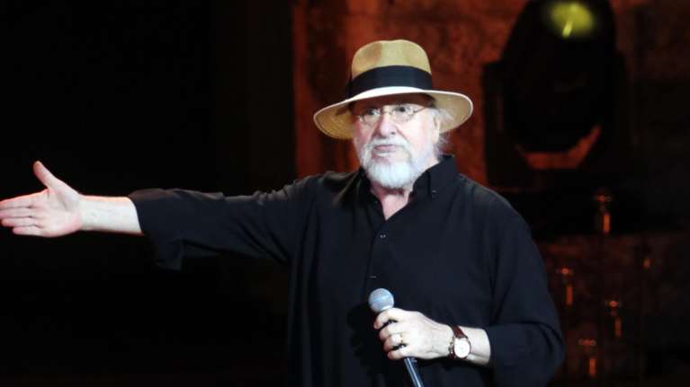 Αναβιώνει στην ΕΡΤ η θρυλική εκπομπή του Διονύση Σαββόπουλου &quot;Ζήτω το ελληνικό τραγούδι&quot; - Η ανάρτηση Ζούλα