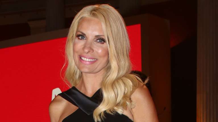 Ελένη Μενεγάκη: Αποκάλυψε τι συμβαίνει στο σπίτι της όταν η μικρή Μαρίνα πηγαίνει στον παππού &amp; στη γιαγιά