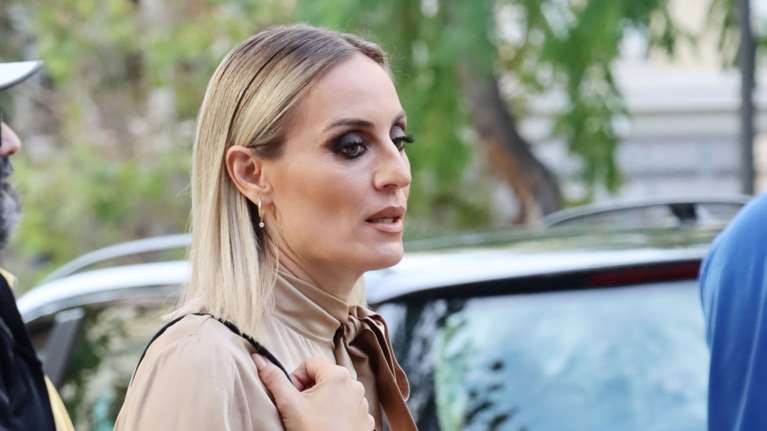 Ελεονώρα Μελέτη: Η στιλάτη εμφάνισή της στην Αθήνα ήταν ιδανική για επαγγελματικά ραντεβού