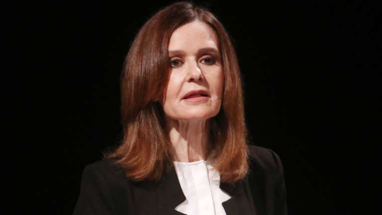 Κάτια Δανδουλάκη: Μία καλλονή, διαφημίζει καλλυντικά 33 χρόνια πριν