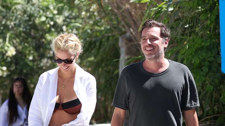 Η Δούκισσα Νομικού με την οικογένειά της σε εξωτικό προορισμό για το Πάσχα: &quot;Ξυπόλητη, άβαφη, με αλάτι στα μαλλιά&quot;