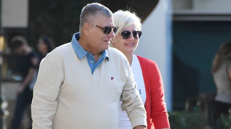 Υπόθεση Τράγκα: Δύο εισαγγελείς ξεσκονίζουν την &quot;ελληνική&quot; περιουσία του - &quot;Σταμάτησαν οι έρευνες μετά τις εκλογές του 2004&quot;