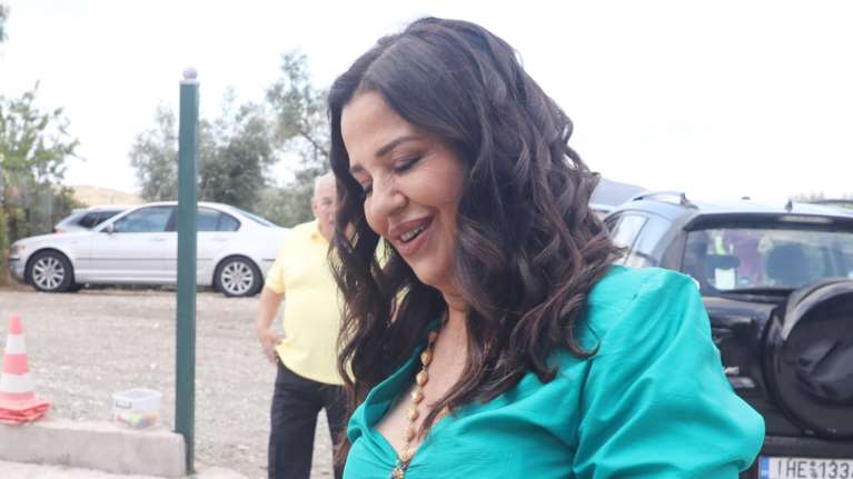 Σπάνια φωτό: Η Μαρία Τζομπανάκη νύφη στον γάμο της με τον Ντίνο Αυγουστίδη, το 1985