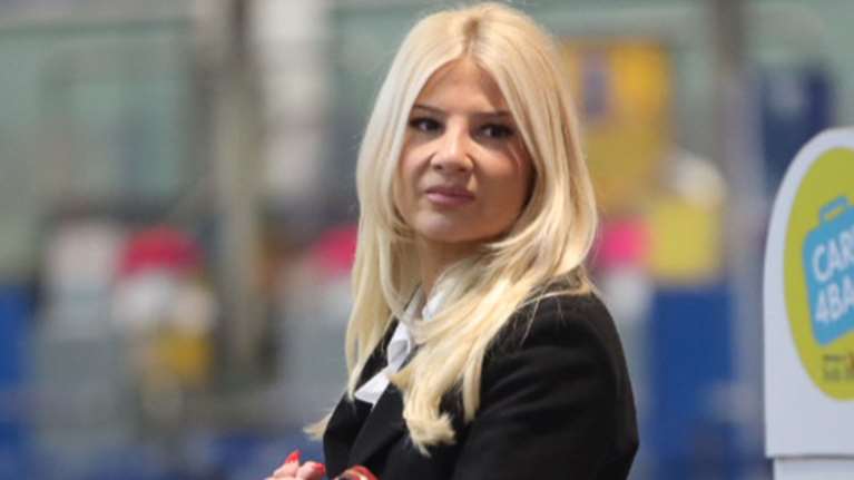 Στη Χαλκιδική η Φαίη Σκορδά: Καλοκαιρινές διακοπές με τους γιους της - Οι πρώτες εικόνες