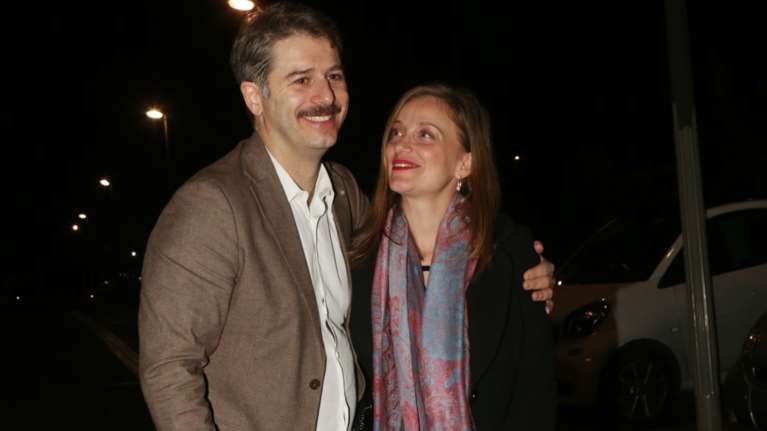 Αλέξανδρος Μπουρδούμης- Λένα Δροσάκη: Στη μαθητική παρέλαση στο σχολείο του γιου τους