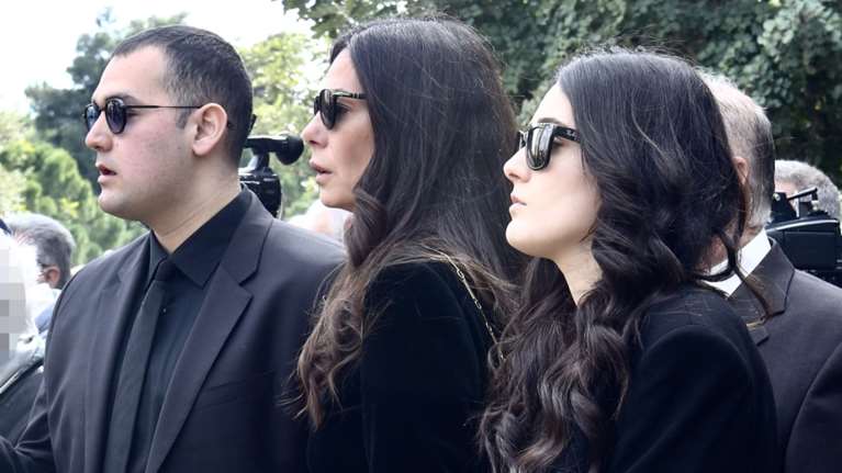 Αλέξης Κούγιας: Τρισάγιο από την οικογένεια στο Πρώτο Νεκροταφείο - Τι είπε ο πατέρας του στον Χρίστο λίγο πριν το τέλος