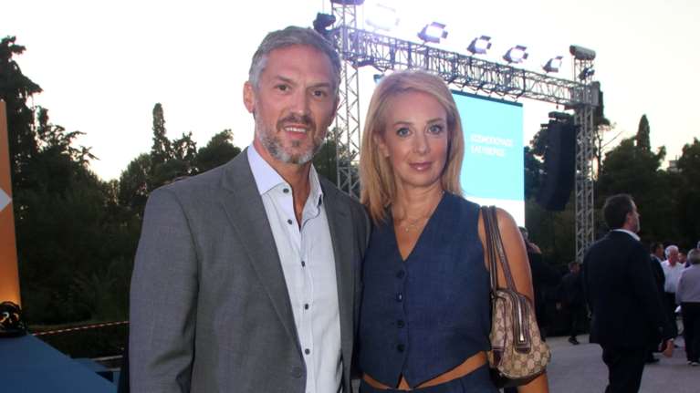 Αλέξανδρος Παρθένης: Η σπάνια εμφάνιση με την αρχιτέκτονα σύντροφό του, Βιβή Κωστοπούλου στο Ζάππειο