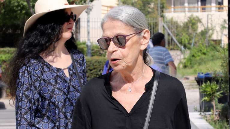 Θάνατος Ματούλας: Ο γιος της, Λορέντζο Καριέρε, ανέλαβε την αποτέφρωσή της [βίντεο]