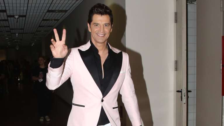 Σάκης Ρουβάς: Το αστρονομικό ποσό που θα πάρει για να τραγουδήσει στο καρναβάλι της Ξάνθης