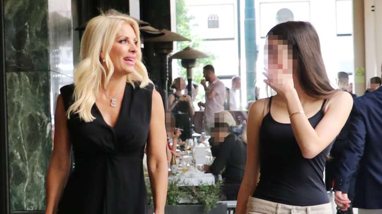 Λάουρα Λάτσιου: Η κίνησή της από το Λονδίνο που έκανε τη μητέρα της Ελένη Μενεγάκη να πετάει από χαρά on air