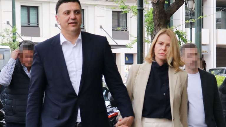 Η Τζένη Μπαλατσινού στο σπίτι της στην Πάτμο - Απολαμβάνει το νησί τη χειμερινή περίοδο