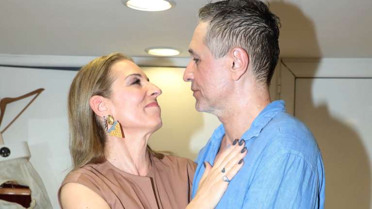 Αιμίλιος Χειλάκης και Αθηνά Μαξίμου, ένα βήμα πριν να εγκατασταθούν μόνιμα στο αγαπημένο τους νησί