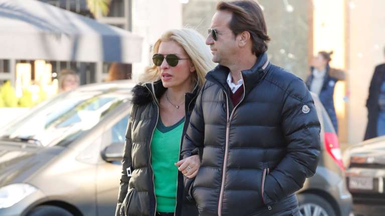 Μενεγάκη - Παντζόπουλος: Στο σχολείο του παιδιού τους για ενημέρωση - Τι τους προβλημάτισε [βίντεο]