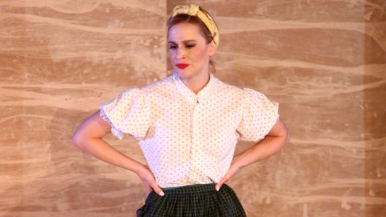 Νάντια Μπουλέ: Μιλά πρώτη φορά για την εγκυμοσύνη της - Διανύω τον έκτο μήνα και είναι κοριτσάκι [βίντεο]