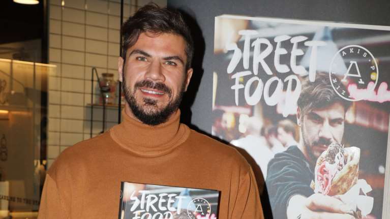 Άκης Πετρετζίκης: Αυτό είναι το νέο look του γνωστού σεφ - Δείτε τη φωτογραφία που ανέβασε [Εικόνα]
