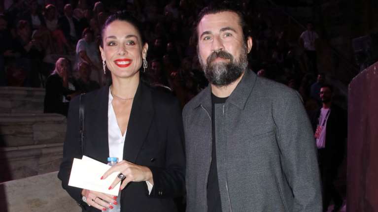 Παντρεύτηκαν Ιωάννα Τριανταφυλλίδου και Κίμων Κουρής - Ντυμένη νύφη η ηθοποιός [εικόνα]