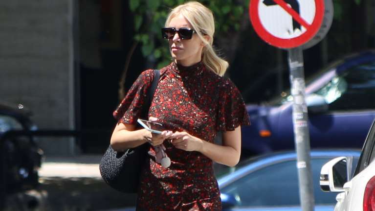 Κατερίνα Καινούργιου: Η συνταρακτική φωτογραφία από το πατρικό της με τη φωτιά στη Βαρυμπόμπη