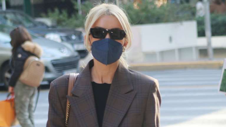 Εξαλλη η Καινούργιου για το γατάκι στην Αιδηψό: &quot;Δεν ντρέπονται οι γελοίοι, τα κτήνη; Χαστούκι θα τους έριχνα&quot;