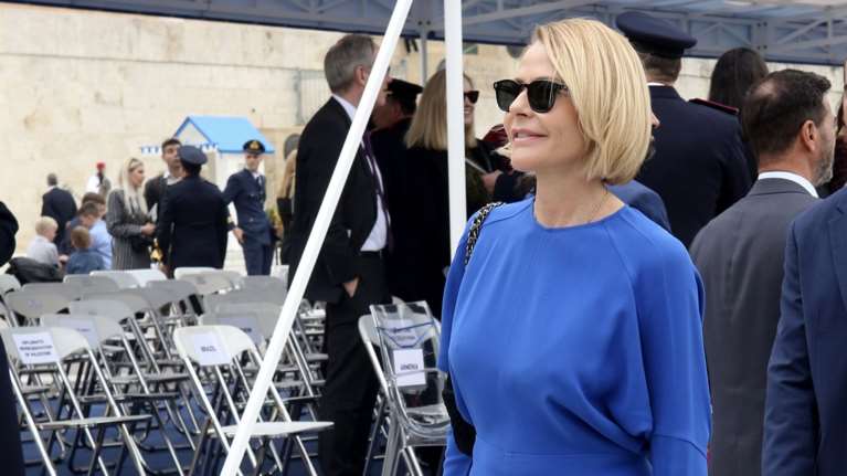 Τζένη Μπαλατσινού: Η αλλαγή που παρατηρήσαμε στην εμφάνισή της στην παρέλαση - Την έχει ανανεώσει