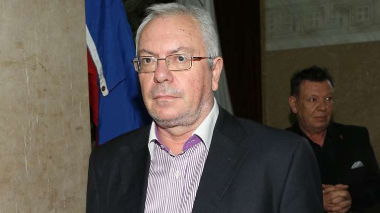 Σταμάτης Μαλέλης: Παντρεύτηκε την ημέρα των γενεθλίων του - Το ταξίδι στη Νάξο και η τριπλή τούρτα έκπληξη [βίντεο]