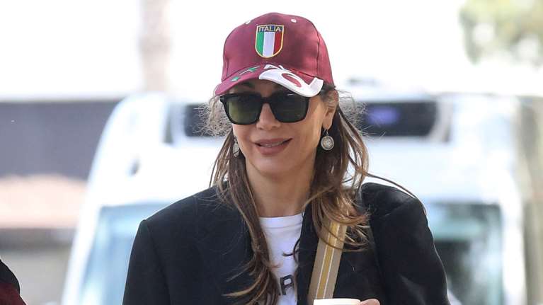 Δέσποινα Βανδή – Βασίλης Μπισμπίκης: Διαχυτικοί στην παραλία - Η νέα φωτογραφία